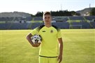 Milovanov made his debut for Aroka in the match against Benfica Yaremchuk