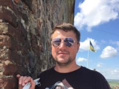 Legendary basketball player Medvedenko sold his NBA championship rings for $250,000 at auction to support Ukraine