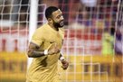 Depay approaching the transfer from Juventus