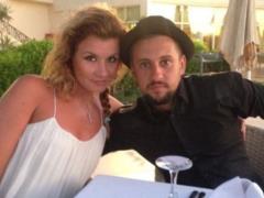 MONATIK touchingly congratulated his wife on her birthday and showed archival family footage