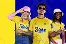 Everton presenting the third kit in yellow-blue colors