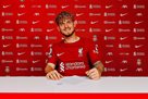 Ліверпуль продовжив контракт із Елліоттом