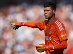Leeds can t sell their key goalkeeper to Manchester United