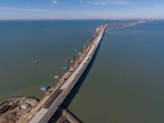 We are approaching the Crimean bridge, the main thing is to be able to get it - military expert