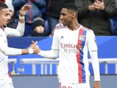 Aunt marked a double at the gates of Troyes