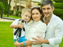 Andrey Fedinchik showed how he teaches his 4-year-old son to sports:  