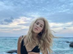 Dasha Kvitkova in underwear showed how dramatically she lost weight a year after giving birth