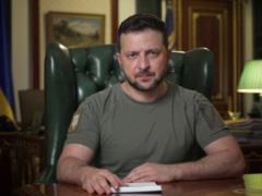Не находитесь вблизи российских баз и военных аэродромов — Зеленский обратился к жителям Крыма
