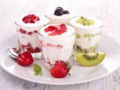 The nutritionist called yogurt, which brings zukor in the blood