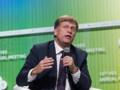 Former US Ambassador to Russia supports visa ban for Russian citizens