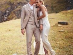 Yurusheva warmly welcomed Skichka with a river girl and showed a photo of her wedding in the first place