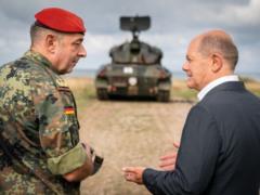 Германия может поставлять Украине артиллерию и системы ПВО – Шольц
