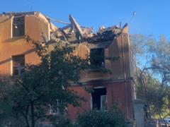 In Slavyansk, the entrance of the house  