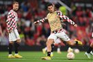 Manchester United and Real Sociedad play at the mourning bandages for the riddle about Elizabeth II