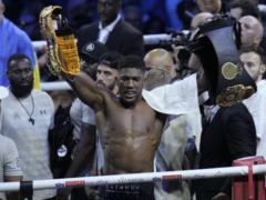 We still haven t got a contract : Joshua s team is looking for another opponent to replace Fury