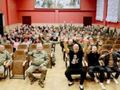 Potap spoke to Ukrainian fighters and showed photos and videos from the meeting