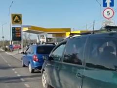 В оккупированном Крыму вводятся ограничения на продажу продуктов и бензина