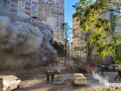 Зеленский показал видео атаки дронов по Киеву:  Врагу нас сломать не удастся 