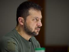 Количество абонентов, которым отключают свет, сократилось вдвое – Зеленский