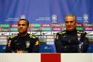 Dani Alves warmly said goodbye to Tite, who left the head coach of Brazil