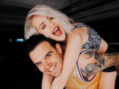 Мика Ньютон трогательно поздравила мужа-красавчика с 40-летием и показала редкие фото с ним