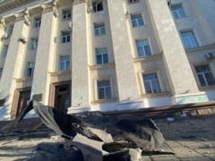 В Херсоне оккупанты попали в здание ОГА