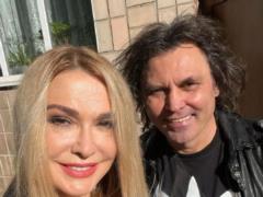 Olga Sumskaya delighted with a family photo with Vitaly Borisyuk