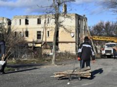 De-occupied and occupied. What decisions did the government make and what policy does this indicate