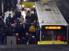 Автобусы, которые работают сейчас в Киеве, когда метро остановилось: список