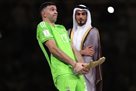 Emiliano Martinez - schodo svyatkuvannya with the  