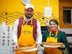 Yegor Gordeev sculpted khachapuri, Nelya Shovkoplyas worked as a waitress: how stars raised money for children