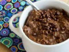 Ночная овсянка с шоколадом и жареным арахисом