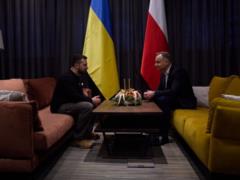 Zelensky met with Duda on the way home