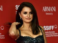48-year-old Penelope Cruz topless in her underpants appeared on the obkladinci magazine