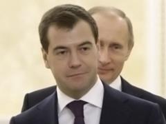Путин назначил Медведева своим первым заместителем в Военно-промышленной комиссии РФ