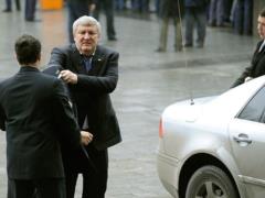 Суд разрешил арестовать эксминистра обороны Ежеля за согласование  Харьковских соглашений 