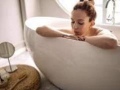 Who should not take a bath: the doctor explains
