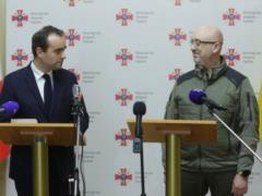 Франция продолжит предоставлять Украине вооружения для защиты неба и земли – Резников