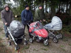 An employee on parental leave up to three years old: is sick leave paid?