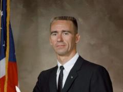 Last Apollo 7 astronaut dies at 90