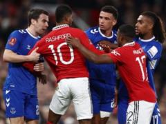 Manchester United wins Everton from Mikolenko at the FA Cup