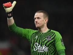 Tottenham and Manchester United are considering the possibility of transferring Pickford to the VLT