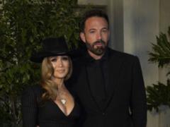 Jennifer Lopez broke up, with twins, she died of living together with Ben Affleck and yoga children