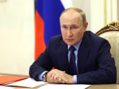 Putin claims he has  reasons  to call Ukraine s leadership  neo-Nazis 
