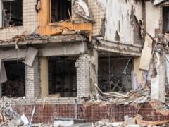 В Днепре под завалами разрушенного дома нашли большую сумму денег