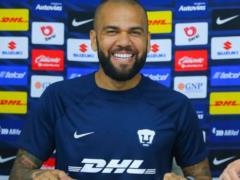 The maiden, as if calling Alves at the call, added shocking details