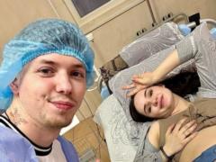 24-летний блогер-миллионник Дмитрий Варварук впервые стал отцом и показал, как жена рожала