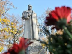 В Минкульте посоветовали КГГА демонтировать памятник Ватутину