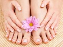 Dermatologists against gel nails