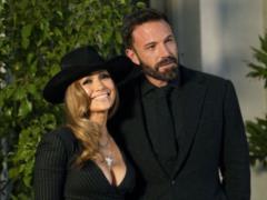 Jennifer Lopez in a blue fur coat went for a walk with Ben Affleck and three children